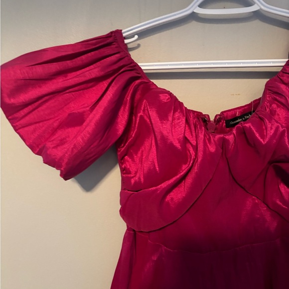 NWT Abercrombie and Fitch Taffeta Off The Shoulder Midi Dress Medium Fuschia - Picture 4 of 8